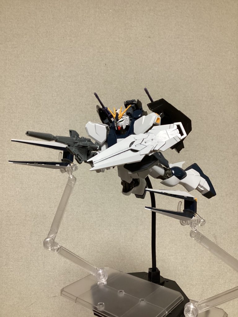 ということでνガンダムブラスティアの紹介でした！可変機って変形機構考えたり形にするのは大変なんですけど作ってて楽しいですよね( ´∀｀)いつか自分で1から変形機構を考えた可変機も作りたいですね！
