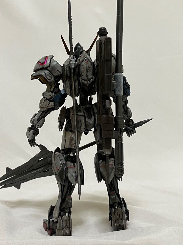 バックパックに武装が集約できるのが秀逸です