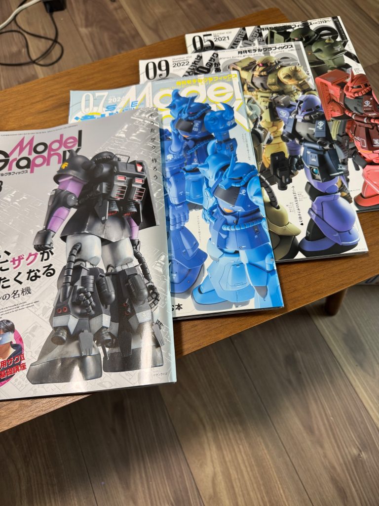 皆様モデグラ今月号は購入されましたか？この4冊は永久保存版ですよ〜😆次回は久しぶりに素のザクⅡF2を再チャレンジしようかな…今回もご観覧ありがとうございます😊皆さんのいいね👍がほんとに嬉しくてとても励みになります。次回もぜひご観覧ください🙇