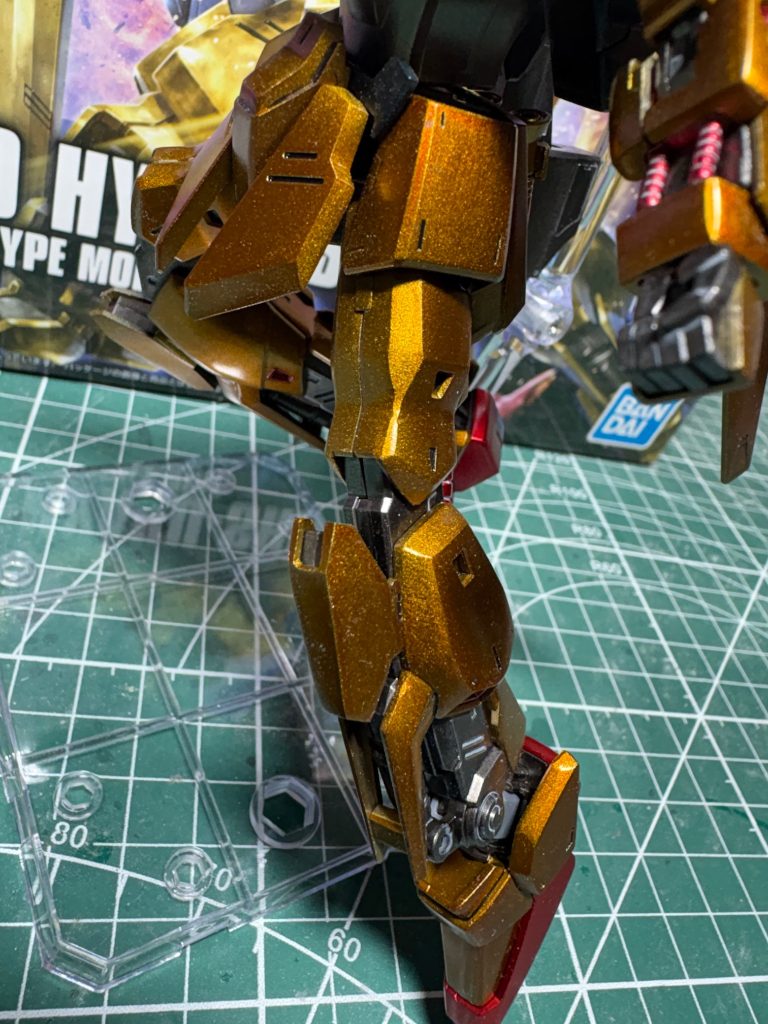 フレームはシンプルにガンメタです。