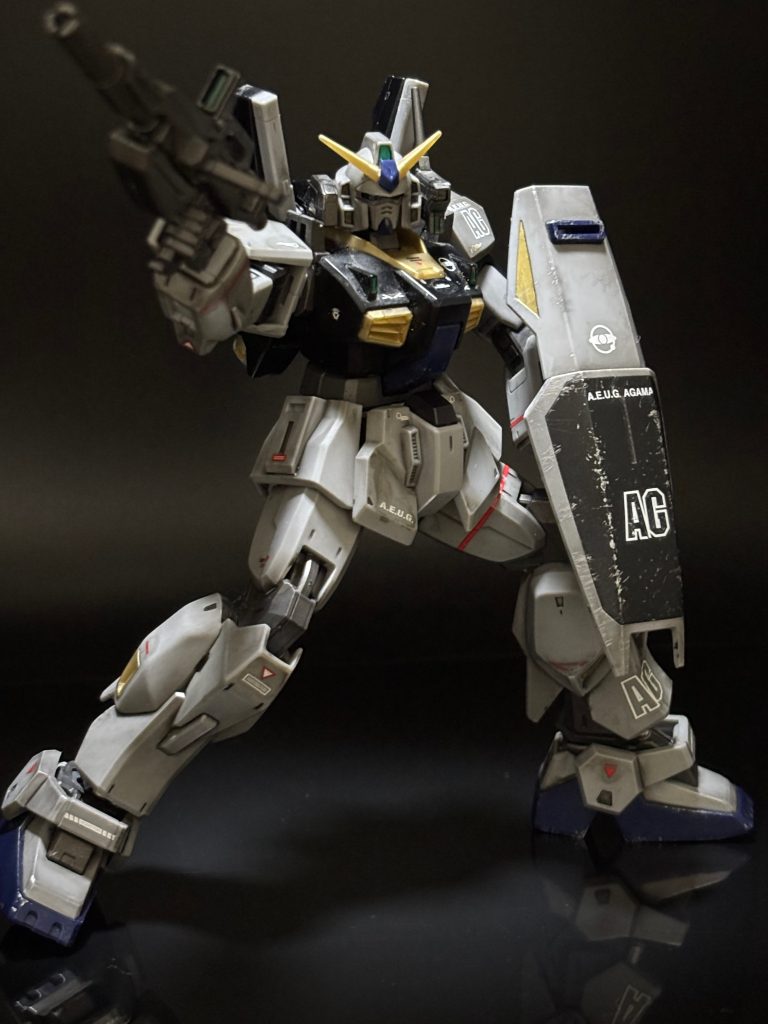 片手撃ち❗️MK-Ⅱはシールドもカッコいいんですよね(zaku-kao6)&nbsp;