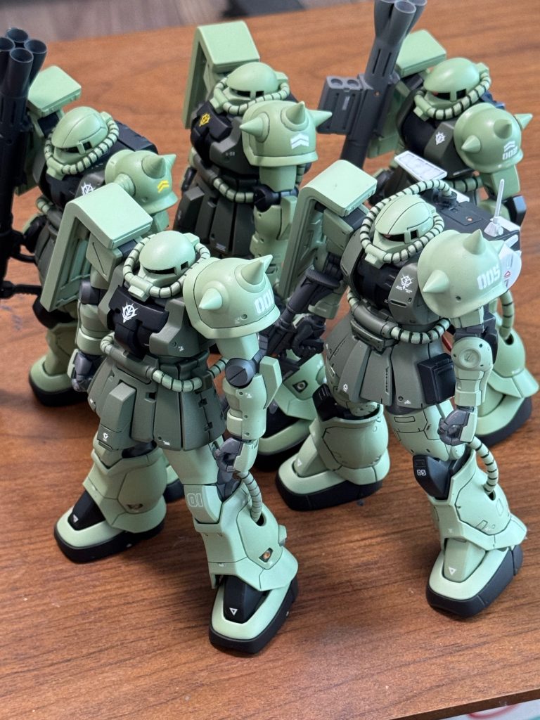 少しずつザクⅡが増えております🫡プレバンからドムトローペンが届きましたので少し触ってみようと思います。今回もご観覧ありがとうございます。皆様のいいね👍にとても励まされております。次回作も是非ご観覧お願いします🙇