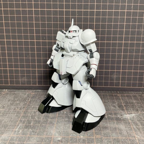 ザク宇宙高機動試験型。かなりアレンジを入れていますが、それなりにまとまったと思うので。どこかで切り上げないと、完成しませんね。4枚目はオリジナルの宇宙作業用多目的補助機構。今回は切断作業用小型ビームナイフ…という脳内設定。（1枚目）
