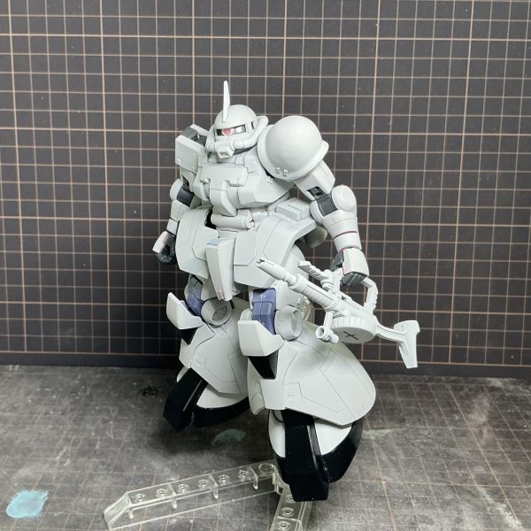 ザク宇宙高機動試験型。かなりアレンジを入れていますが、それなりにまとまったと思うので。どこかで切り上げないと、完成しませんね。4枚目はオリジナルの宇宙作業用多目的補助機構。今回は切断作業用小型ビームナイフ…という脳内設定。（2枚目）