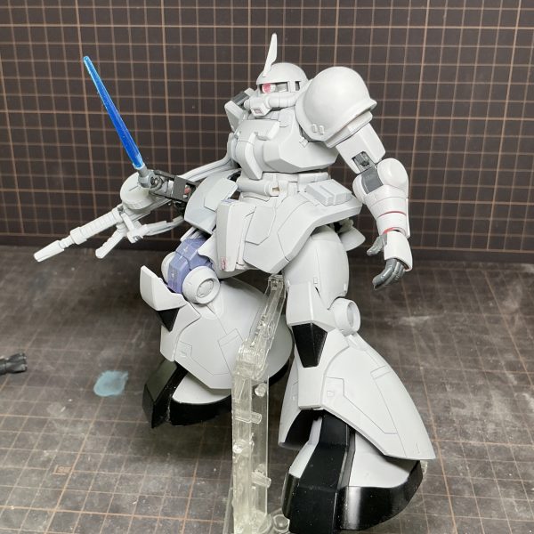 ザク宇宙高機動試験型。かなりアレンジを入れていますが、それなりにまとまったと思うので。どこかで切り上げないと、完成しませんね。4枚目はオリジナルの宇宙作業用多目的補助機構。今回は切断作業用小型ビームナイフ…という脳内設定。（4枚目）
