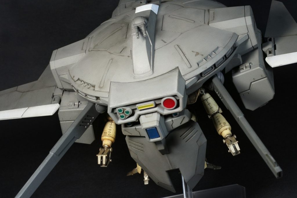 メインで造ってるガンプラがヒケ防止のため乾燥中で何かサクサク組みたい気持ちが出てキャバリアーが目に留まったので購入しました。当初、「どこかで見たことあるんだよなあ」と思ってました。で、ドラグナーのことをネットで見かけて、「ギルガサムネのときあたりで出たっけか」くらいの記憶をなんとか呼び戻しました。がしかし間違ってるかもな話です。
