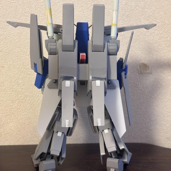 MGフルアーマーZZ verカトキにHGUC ZZを寄せて行こうの第21週（〜7/19）です。襟巻きを1mm拡張しました、黄色のパーツの拡張は思いのほか他に影響ありです😭結構考えました😆割とスッキリいけました👍他にもリア周りの羽の大型化とか始めました。全貌が見えると物足りなくなるとこ触って収束に向かってます🫡（5枚目）
