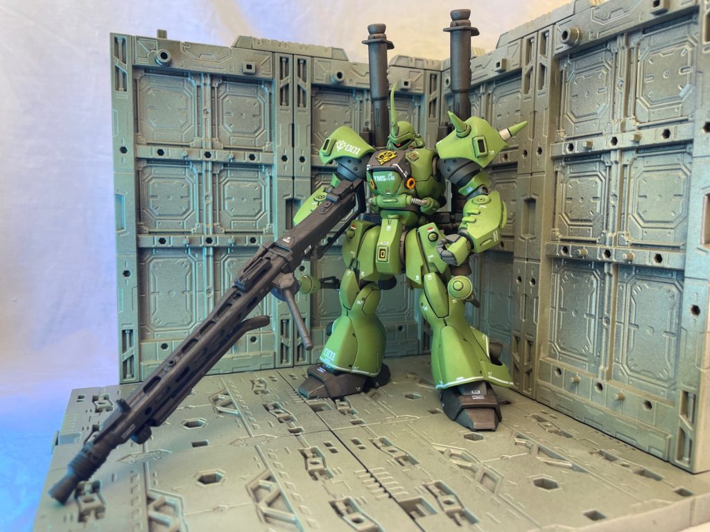 ・Assault Equipment(制圧装備)ヘヴィーマシンガンは1/6ドール用のMG42とキットのショットガンをメインにミキシング。こんなデカくちゃ強襲は無理？