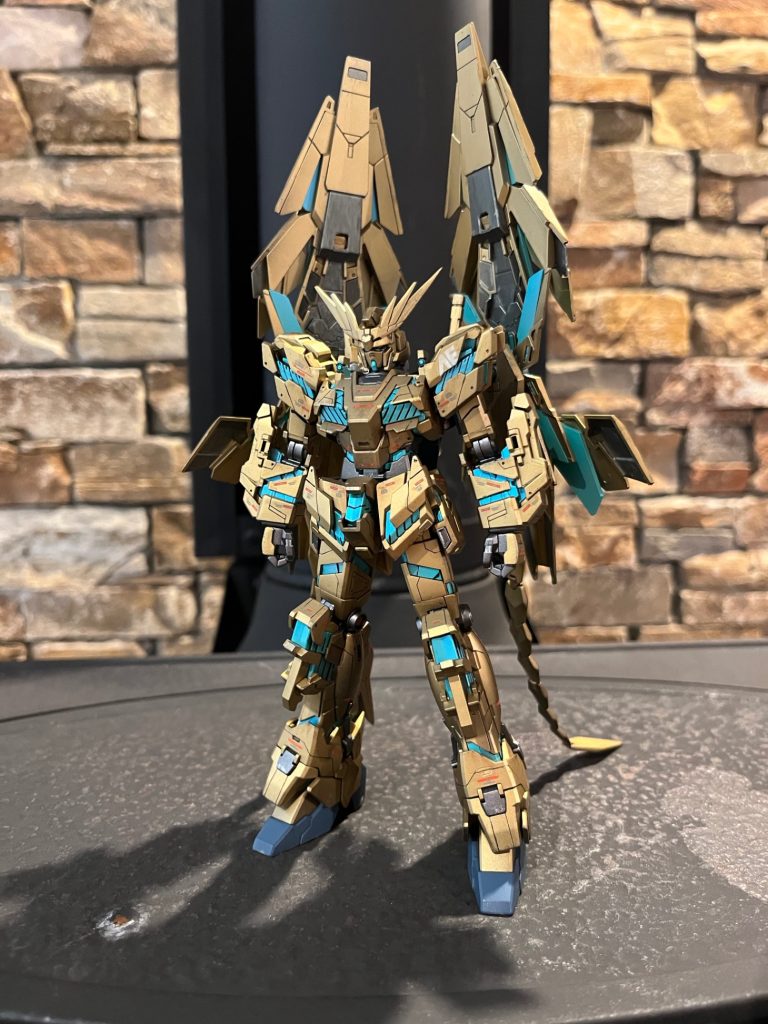 まずは素立ちから！！ 今回は青みのあるゴールドと鮮やかなミントブルーでフェネクスの上品さを出して見ました(✌︎ ॑꒳ ॑✌︎)