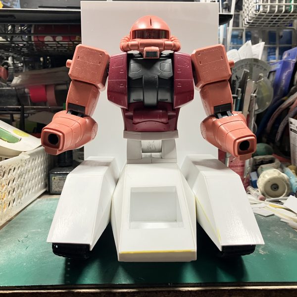 1/48ザクタンク(グリーンマカク)製作12〜18日目EXモデルのデザインを参考に足回りを製作しましたこれでやっとキャタピラが取り付けられて、戦車らしくなりました ∩^ω^∩全体的なシルエットはROBOT魂のデザインを、ディテールはEXモデルのハイディテールにして行こうと思います ᕦ(ò_óˇ)ᕤ次からは上半身を攻めて行きます ψ(｀∇´)ψ（2枚目）