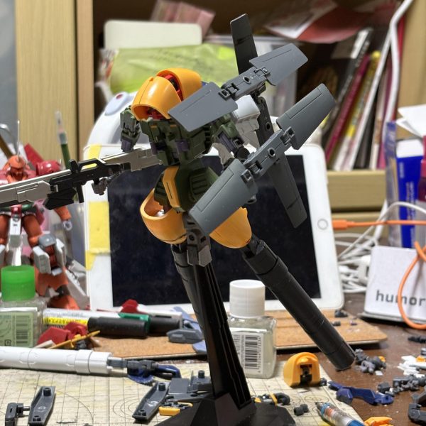 アッシマーを改造してキハールを製作中。差し替えで変形させる予定。（3枚目）