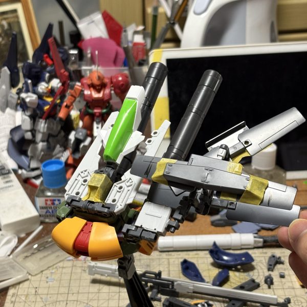 アッシマーを改造してキハールを製作中。差し替えで変形させる予定。（7枚目）