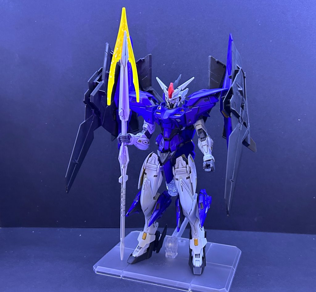 機体も少し大きめで何より羽を展開するととても大きいので、いつもの棒立ちでケースに収納する事にしました😥