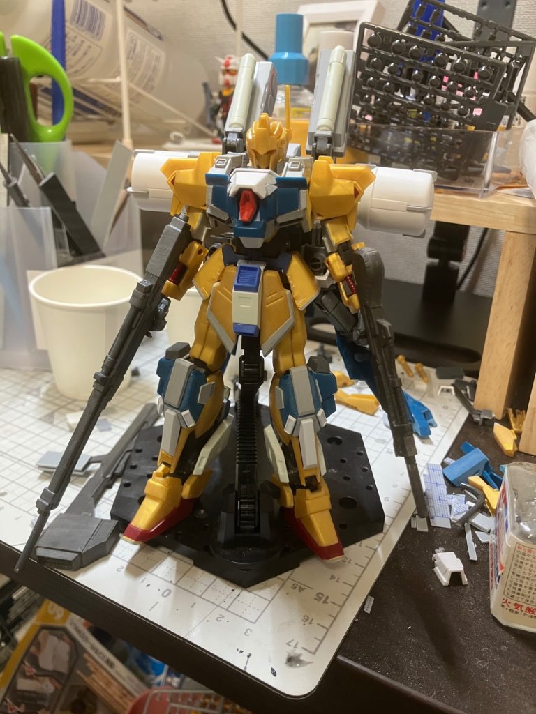 実はこんな工作も進めております。一先ず中の人が完成したので投稿したところです。現在、追加武装を塗装中です！