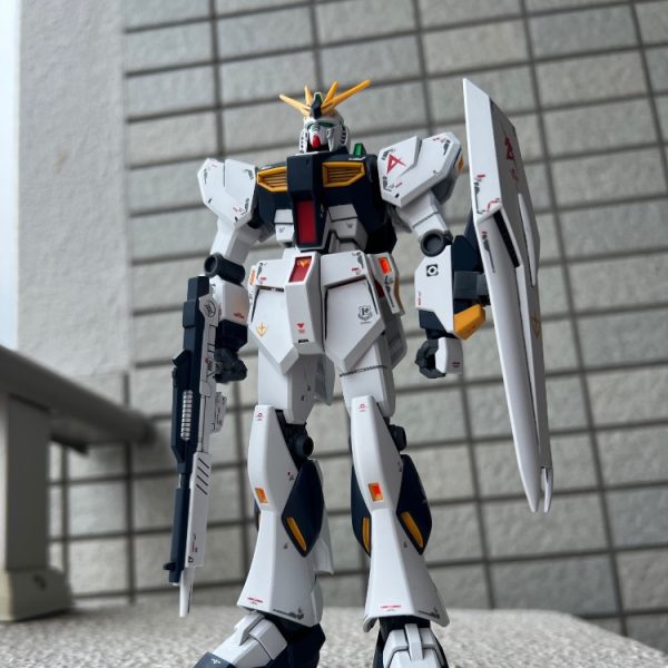 実は初めてのνガンダム
