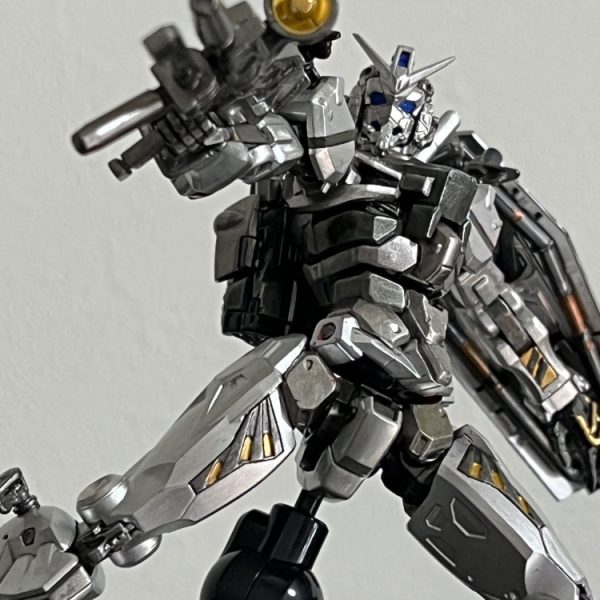 銀のガンダム