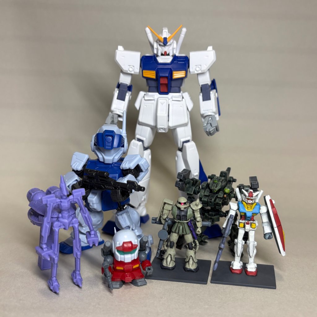 大きさ比較HGUC 1/144 ガンダムNT1アレックスモビリティジョイント ジムスナイパー2メカアーツ ハヤブサジークアクスグミ キケロガガンダムビスケット ガンキャノンと並べてみました。