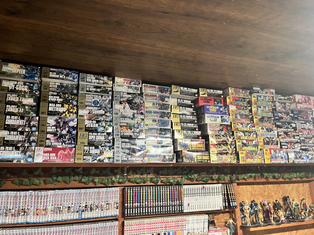 作品名：罪プラと老眼と制作スピード<p>もともと保管していたモノもありますが、タバコやめたのでタバコ代がプラスチックに代わりました…欲しくなるのは小中高と模型屋に並んでた旧キットが多いですね！(^^)</p>
