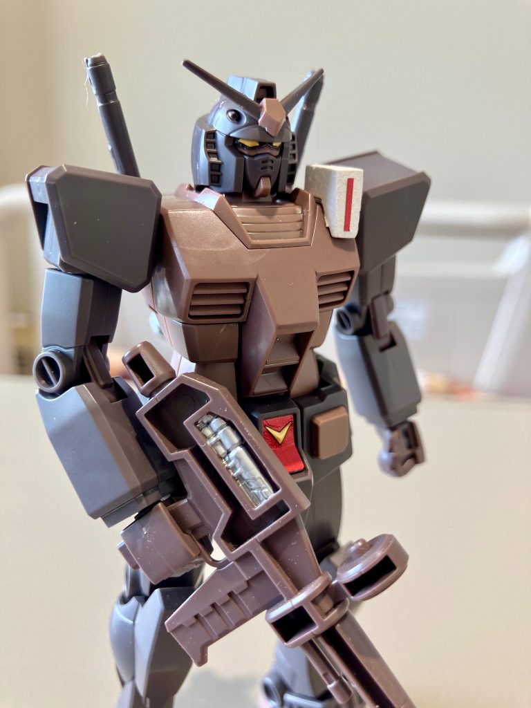 肩部センサーは百均粘土から作成。まだ仮止めだけど、もっと削らないとデカいっすね。…なんだか肩にハムサンド乗せてるように見えてきた(笑)