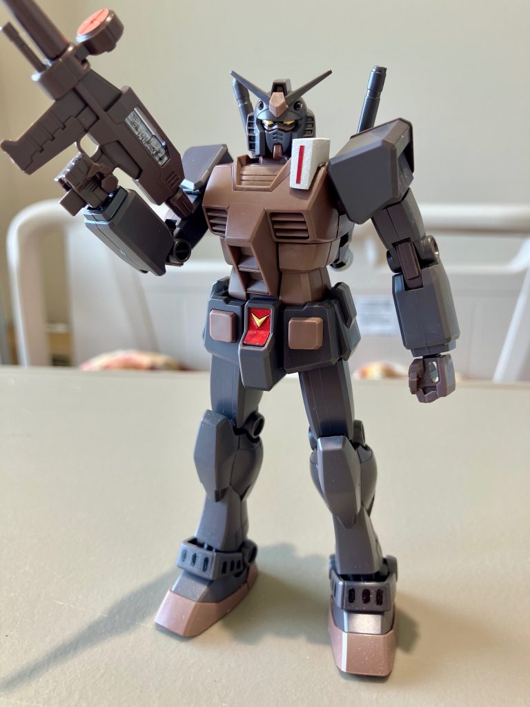 (偽)だけど、この色と相まってなんだかフルアーマーの亜種っぽく見えて、これはこれでカッコいいかも！？😂このまま色を馴染ませて完成とするか、色を変えて正しいハーフガンダムを目指すか、、はたまた別の素体として使うかはまだ未定です。