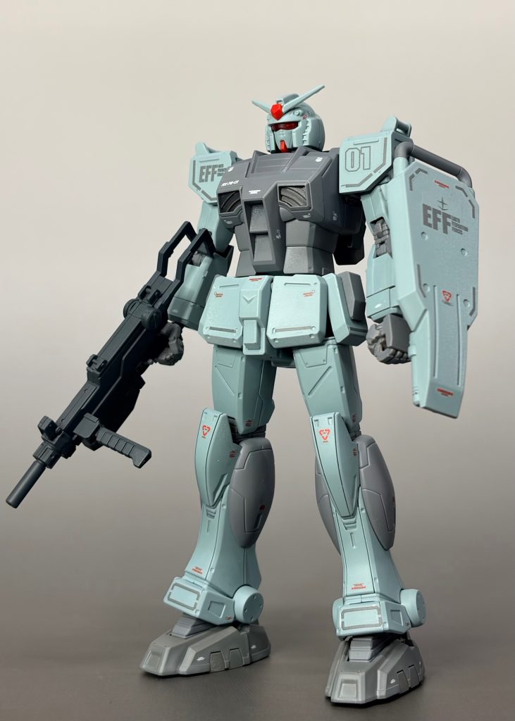 余剰パーツで局地型ガンダムも再現可能なのでこちらのシールドも全塗装。