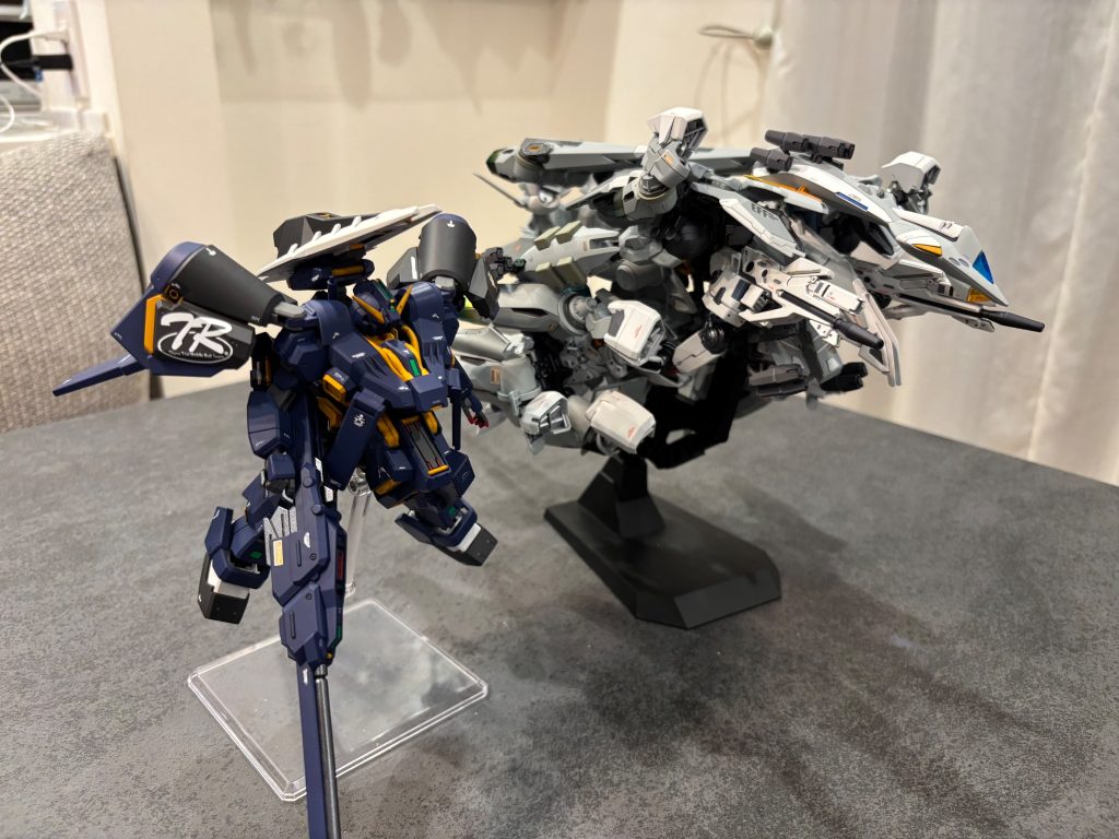 ●使用塗料本体（紺）：ガンダムカラー ティターンズブルー2本体（黒）：ガンダムカラー ティターンズブルー1本体（白）：ガイヤカラー　ニュートラルグレーⅠ本体（赤）：あずき色（+ﾌﾞﾗｯｸ少量）関節・武器1：メカサフスーパーヘヴィー関節・武器2：Mr.カラーメタリックブラックGXトップコート：Mr.カラー　スーパースムースクリア（つや消し）以前に制作したサイコ・ガンダムMk-Ⅳ 【G・ドアーズ】とカラーリング合わせております。
