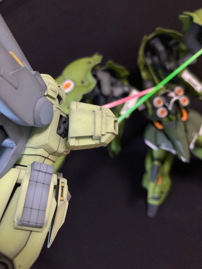 「遅い！もらった！」その巨体により、瞬間的な動作の差に勝機があると踏んだ彼は、勝ちを確信していた。