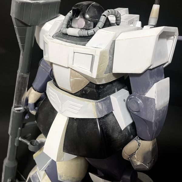 1/60ドム→プロトタイプドムへ改造白い部分：1.0mmプラ板黄色い部分：ポリパテ・エポキシパテその他：プラ棒・プラパイプ各種素性の良いキットなのは知っていたので、そのポテンシャルに助けられました。（4枚目）