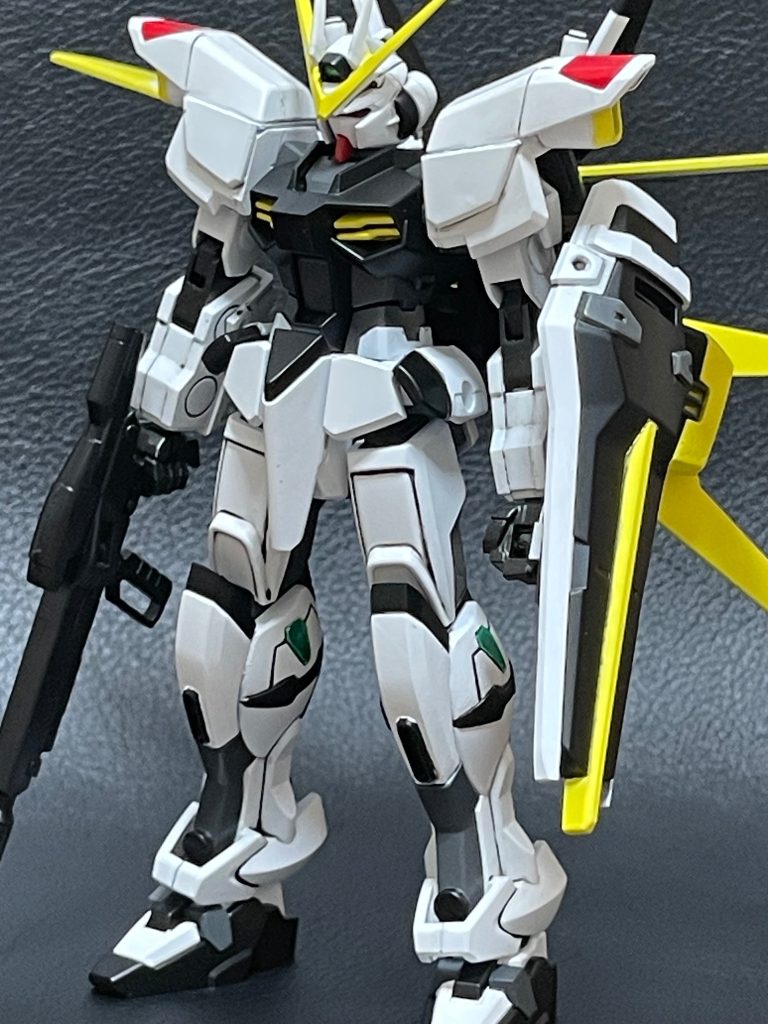 たまたまネットで見かけたM1アストレイのバリエーションイラストがあまりにもカッコよかったので、ちょうどM1アストレイも3機保有している事だしイラスト通りにカスタムしてみるかと思いミキシングしました。