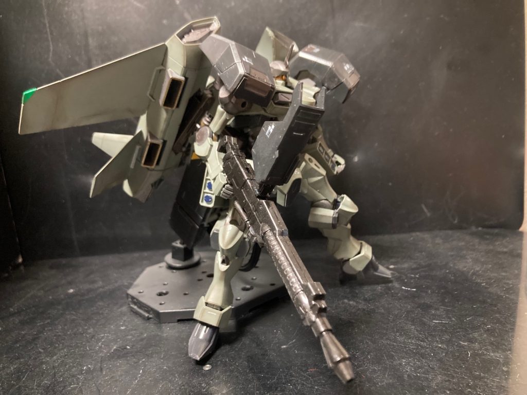 側面。イメージしたのはスーパーガンダム&nbsp;。Mk−2ディフェンサーです。基本、後方支援をイメージしたので武装はロングライフルです。ライフルカバーも付けました。