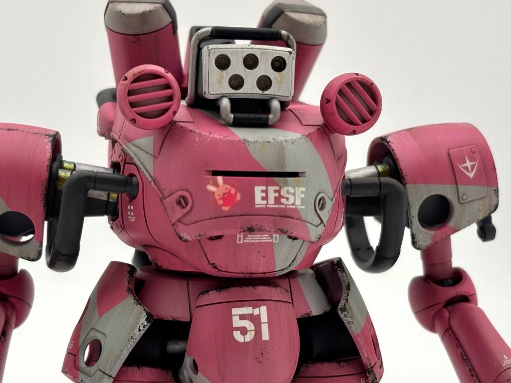 デカールは連邦マークはガンダムデカール、その他はハイキューパーツの物をメインに。コックピットハッチのウサギのマークはFA:Gのキットに付属していた物を使用。