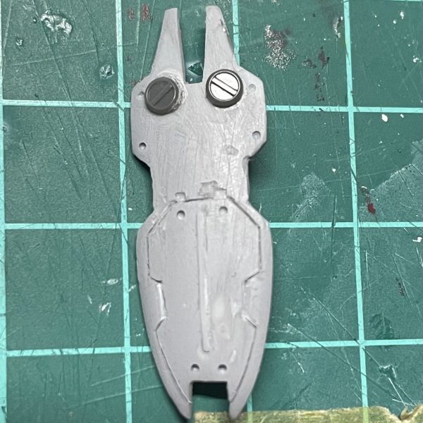 8割方形になってきました。ジムライフルをプラ板積層にて。シールドもう少し大きくしたかったですが収拾つか無くなりそうなのでとりあえず完成で。（3枚目）
