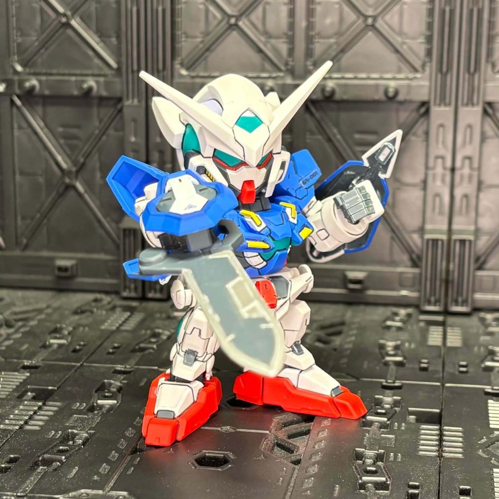 GNソードの刃だけはガンダムマーカーのシャインシルバーで他の部分塗装個所は全部水性マーカーです。これだけしっかり発色するの凄くて塗ってて楽しかったです