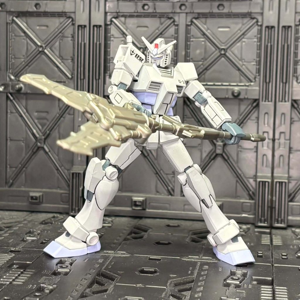 キットが小さいので1/144用の武器が大きく見えますね