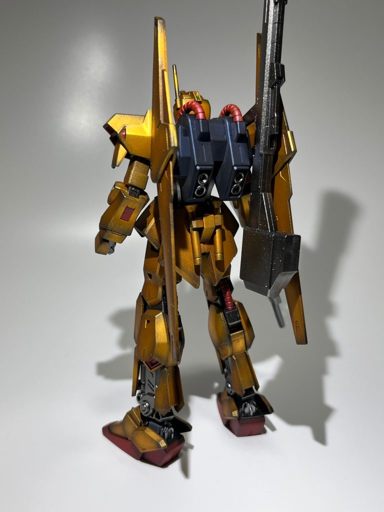 裏フレーム部分は面倒だったのでつや消ししなかったです装甲はつや消し、フレームは軽くキラっとして統一感無いですが、まぁアクセントって事で…