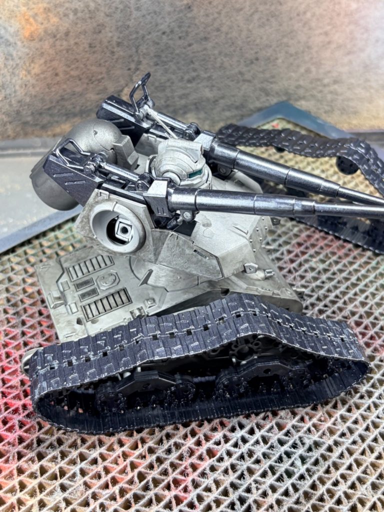 キャタ　鉄　か　ゴム　かで手止まる😅戦車ですもんね　鉄でいきましょ👍