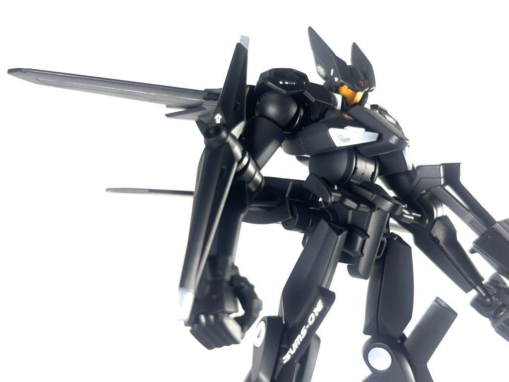 頭部バイザーはオレンジのキャンディー塗装ディフェンスロッドはデュナメスのビームピストルを防いだのが印象的です(zaku-kao6)