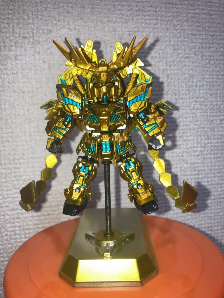 本来フェネクスのアームドアーマーDEのマウント位置はもう少し上の方ですが、気にしないでください。出来るだけシールドジョイント部分見えなくしたくて…
