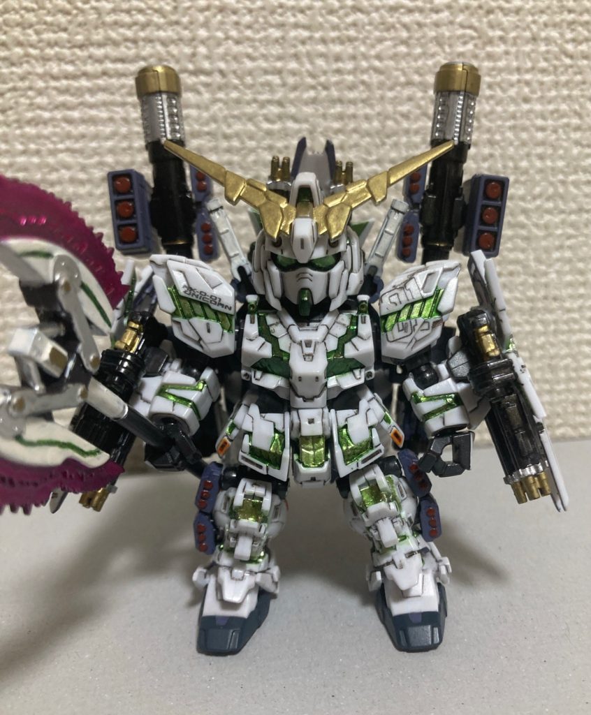少しのデカールと覚醒バージョンに塗ってるだけで、やった当時は今も素人ですが、さらに無知無知の無知だったので、今後塗り直して、デカールも貼っていきたいと思ってます。