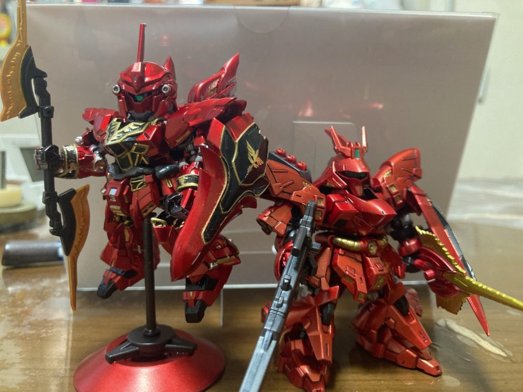 ここにナイチンゲールを並ばせれる事ができるの嬉しいですね、νガンダムはクオリティが下がってるような気がしますが、ナイチンのビームライフルはきちんと大きくして作って欲しかったな、と。Hi-νとナイチンの時点でとても嬉しいですが過去のよりクオリティ下がるのは残念っすね、ですがシリーズを作ってくれている方々に感謝。