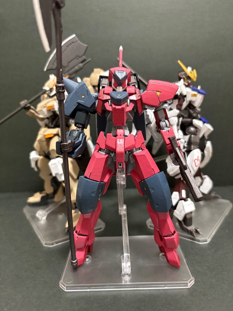 バルバトス、グシオンと並べて。鉄華団3エースの揃い踏みです！