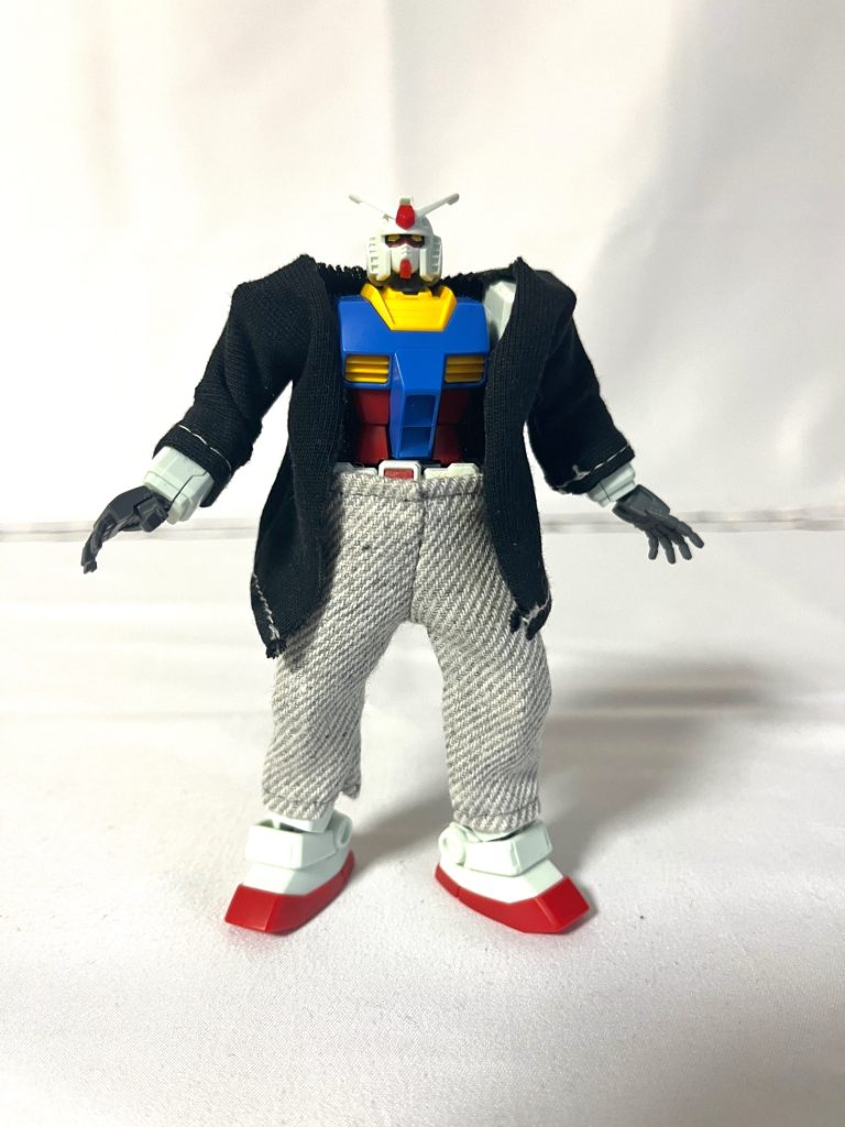 “遠野”専用ガンダム。なんか違うんすよね〜…。筋肉質すぎる。もっとトカゲっぽいひょろひょろした感じ欲しい⭐️
