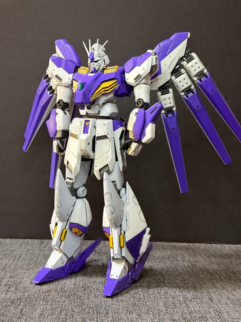 機体名:シン・ニューガンダム分類：ニュータイプ専用超高機動決戦型モビルスーツ型式番号：RX-97-ν3パイロット:???所属: 独立部隊ロンドベル開発＆製作:アナハイム•エレクトロニクス関連機体:&nbsp;RX-93-ν1 νガンダム　（本機の前身機）&nbsp;RX-93-ν2 Hi-νガンダム（本機の前身機）&nbsp;RX105XX &nbsp;オジマンディアスガンダム（本機の試験機）RX105 Ξガンダム（本機の技術的姉妹機）仮想敵機:MSN-04II ナイチンゲール&nbsp;オデュッセウスシリーズ 2号機 3号機 5号機 6号機