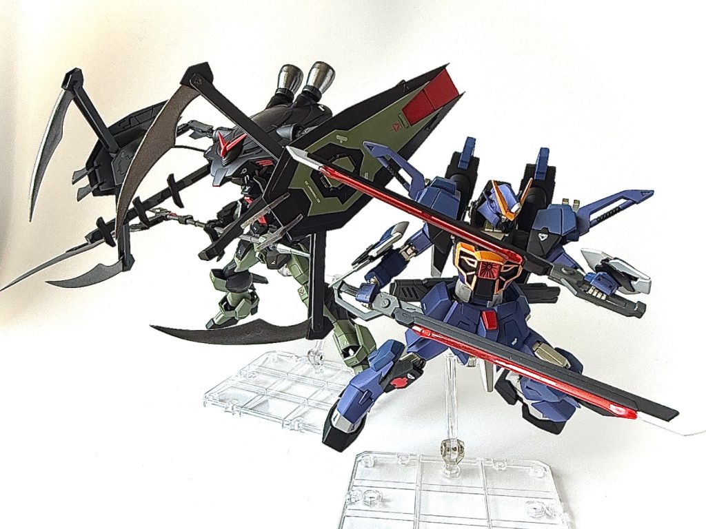 以前作ったソードカラミティと。残りはレイダーが揃えば完璧です。