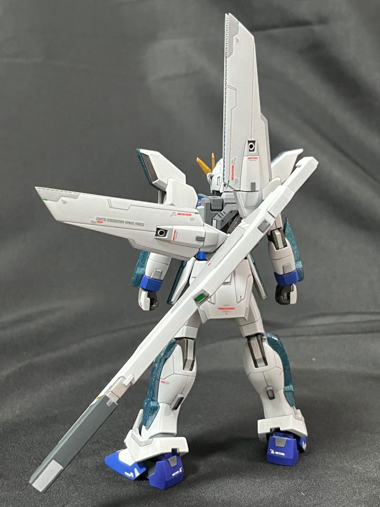 首0.5mm延長。各部シャープ化、エッジ出し。アンテナ幅増し。アンクルガードデザイン変更。