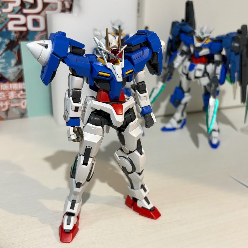 RGは胴体のウエストが太く感じてたのでHGを使ってます。