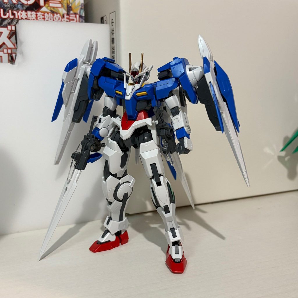 ダブルオーライザーにする際股関節はHGの物なのでRGと比べるへたりも少ないです。