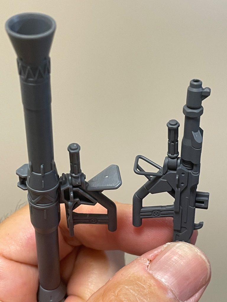 武器の三角の板は切り落とし、真鍮に変更。パイプ感出しました。