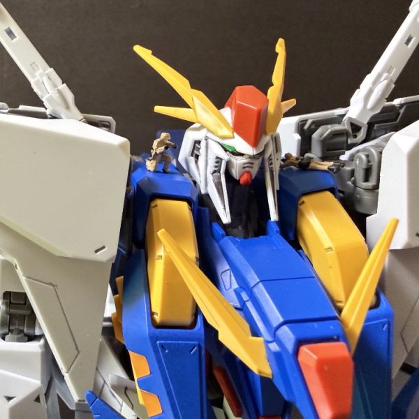 RX105 Ξ・G （クスィーガンダム）