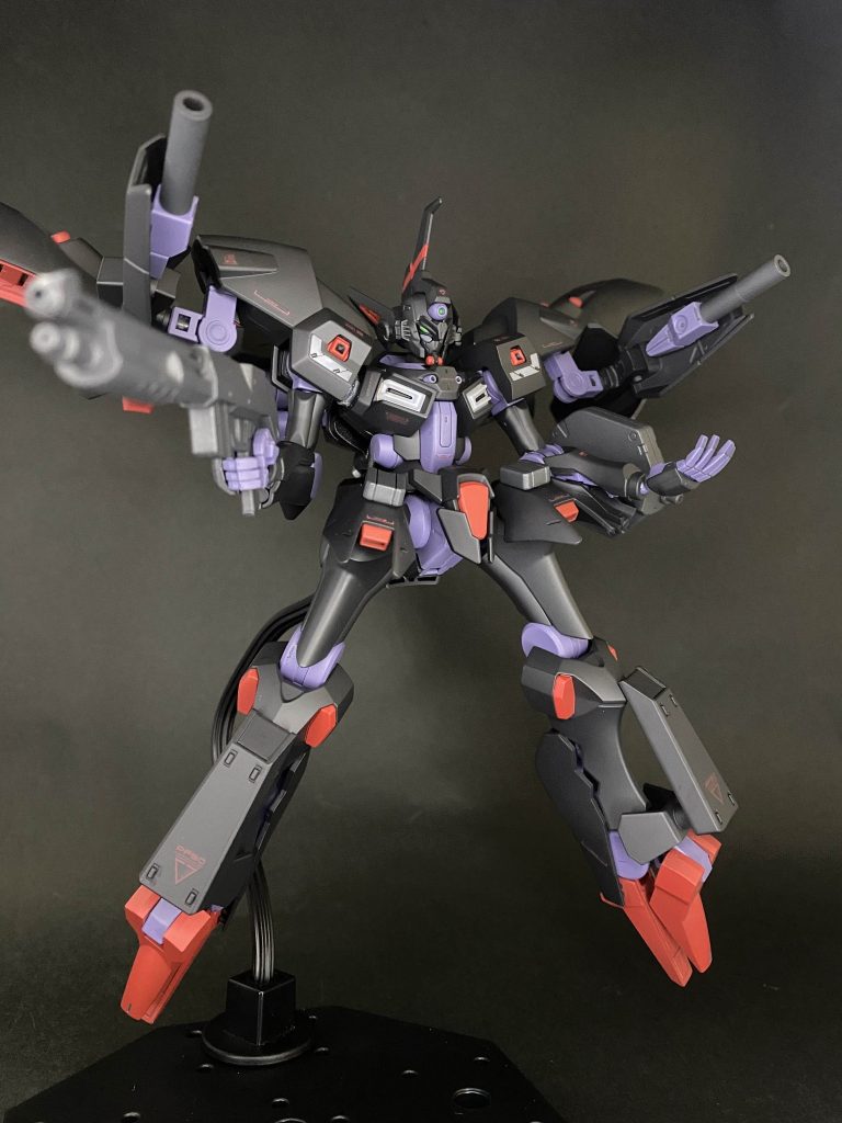 バインダーガン肩部シールドに内蔵されたビーム兵器。&nbsp;